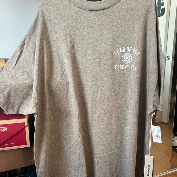Fear of God Essentials Charcoal Tee - Picture 2 of 2